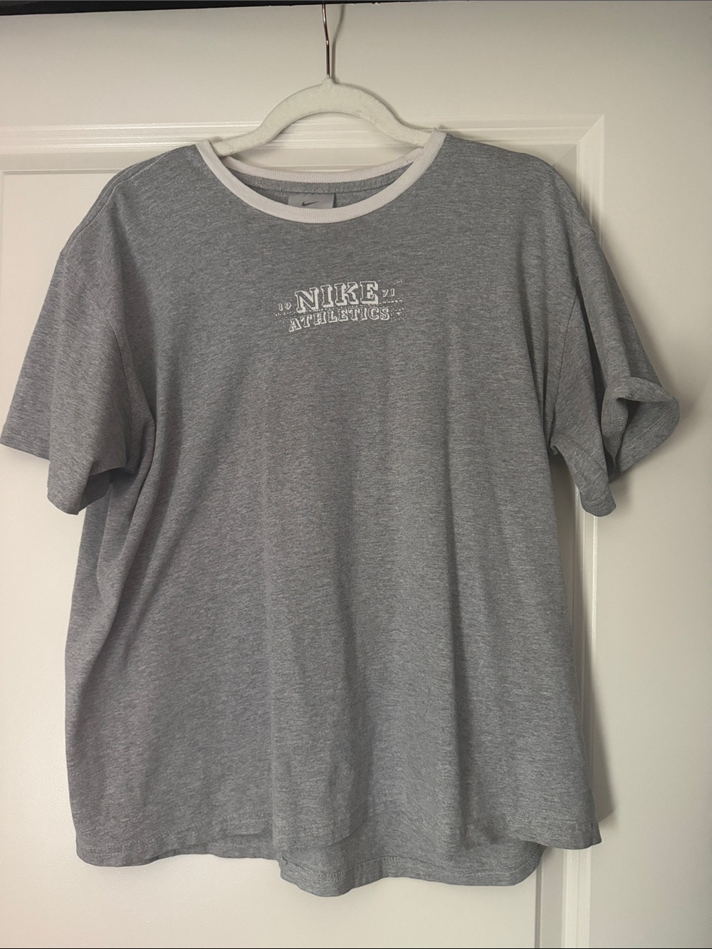 Nike Light Gray Short Sleeve Athletic Tee with White Trim